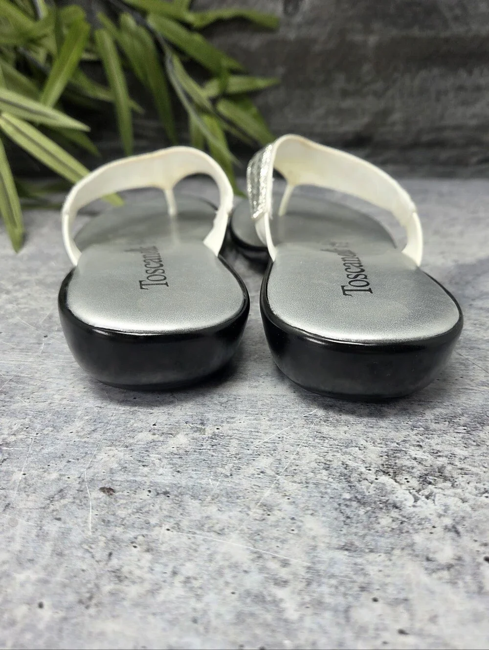 Toscanella Silver Metallic Jeweled Thong Sandals Flip Flops Size 7 - Picture 5 of 8